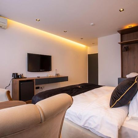 Plaza Boutique Hotel Pristina Extérieur photo