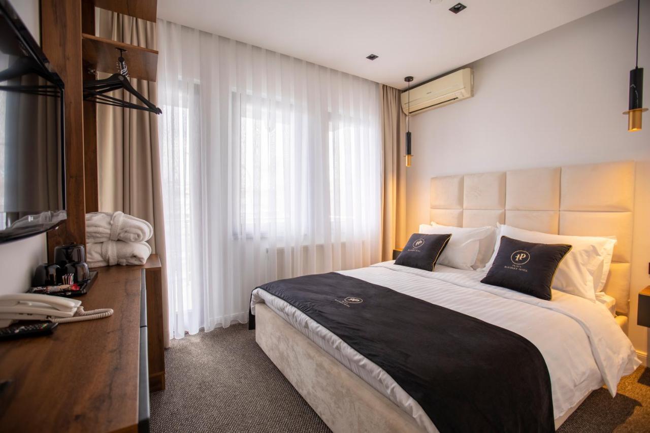 Plaza Boutique Hotel Pristina Extérieur photo