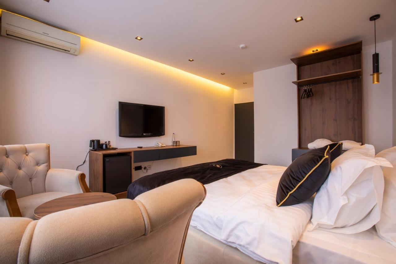 Plaza Boutique Hotel Pristina Extérieur photo