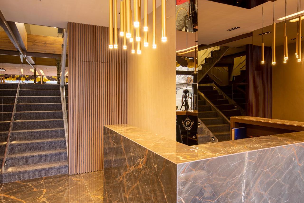 Plaza Boutique Hotel Pristina Extérieur photo