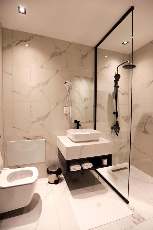 Plaza Boutique Hotel Pristina Extérieur photo